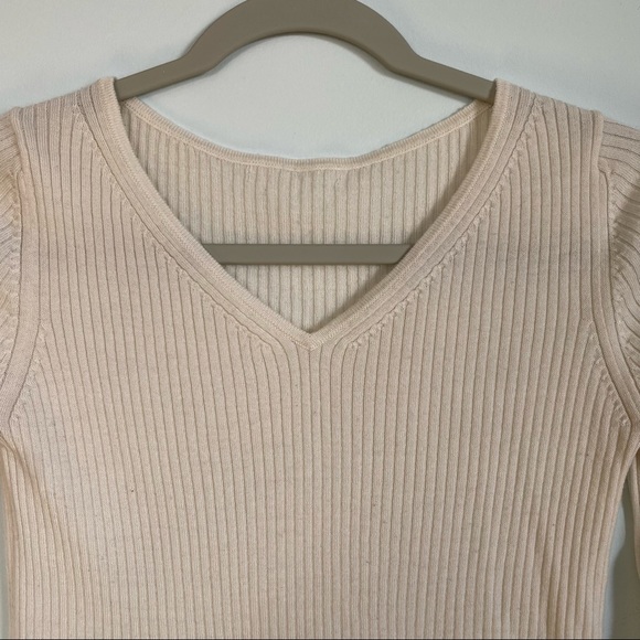 Uniqlo Knitted Top - Picture 5 of 6